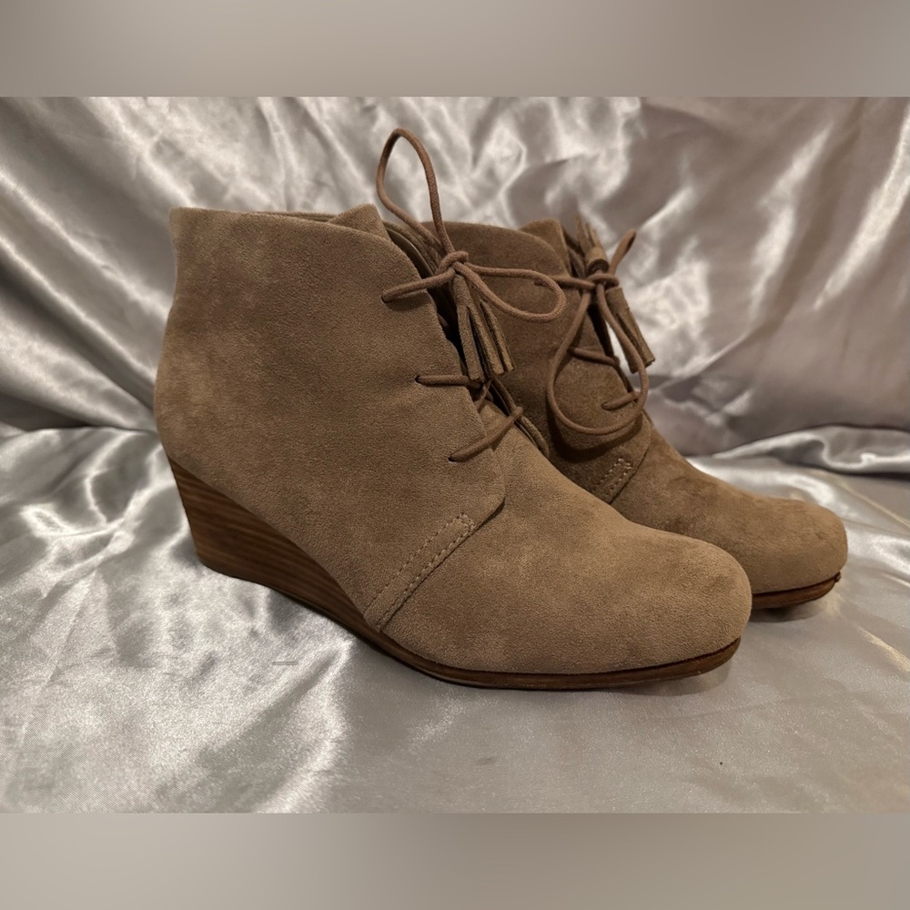 NWOB Dr. Scholls Dakota Wedge Booties Size 8